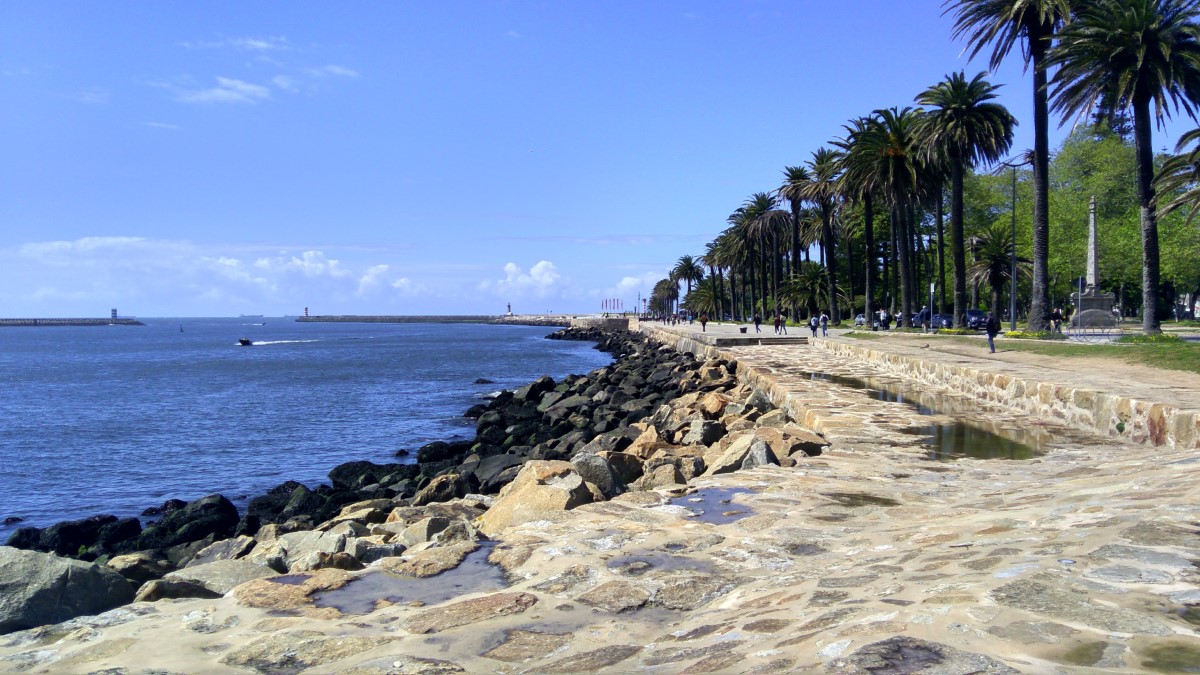Unknown Porto Holidays: A Walking Experience in Portugal